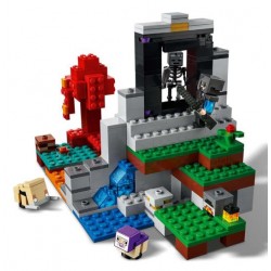Minecraft The Ruined Portal Building Set